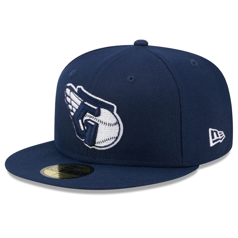 New Era Cleveland Guardians Navy Oceanside Green Undervisor 59FIFTY Fitted Hat